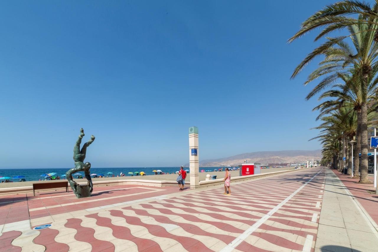 California 14 Fitsuite Almeria Exterior photo
